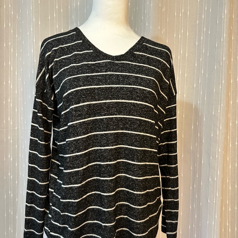 Chic Striped Black and White Sweater